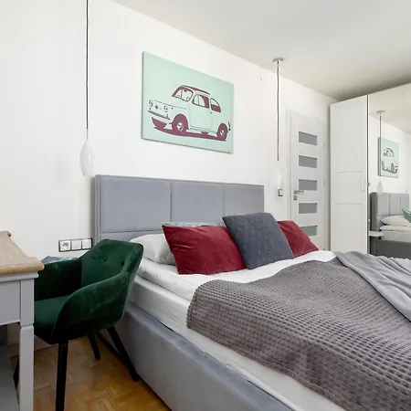 Spacious In Center With Air Conditioning And Desks By Renters * Warschau