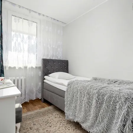 Spacious In Center With Air Conditioning And Desks By Renters Apartment Warsaw