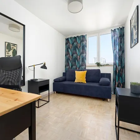 Spacious In Center With Air Conditioning And Desks By Renters * Warsaw