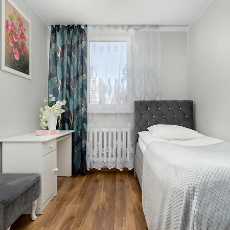 Spacious In Center With Air Conditioning And Desks By Renters * Warschau