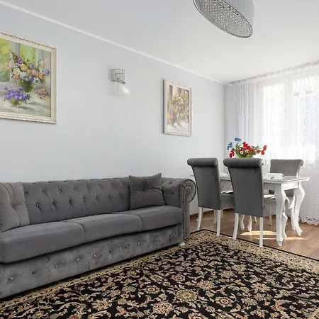 Appartement Spacious In Center With Air Conditioning And Desks By Renters *