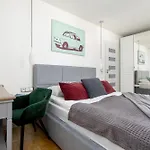 Spacious In Center With Air Conditioning And Desks By Renters * Warsaw