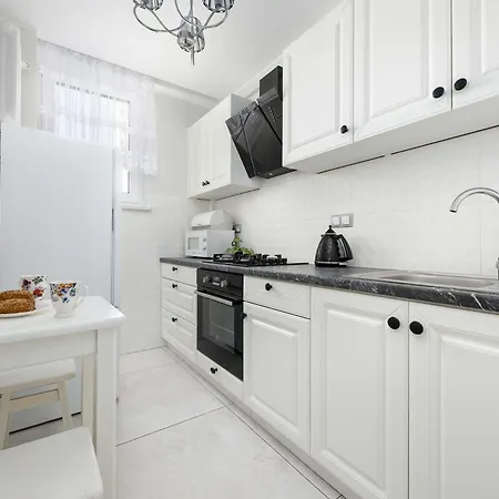 Apartamento Spacious In Center With Air Conditioning And Desks By Renters Varsóvia