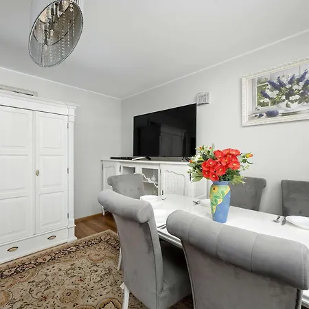 Spacious In Center With Air Conditioning And Desks By Renters * Varsóvia