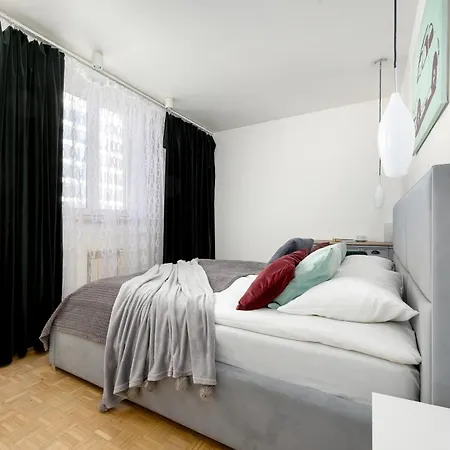 Apartamento Spacious In Center With Air Conditioning And Desks By Renters Varsóvia