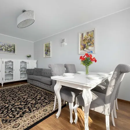 Spacious In Center With Air Conditioning And Desks By Renters Apartamento *