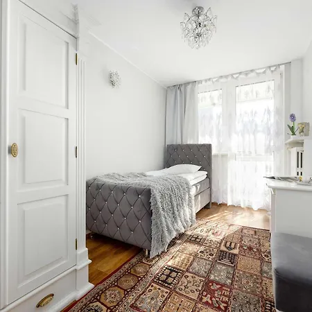 Apartamento Spacious In Center With Air Conditioning And Desks By Renters Varsóvia