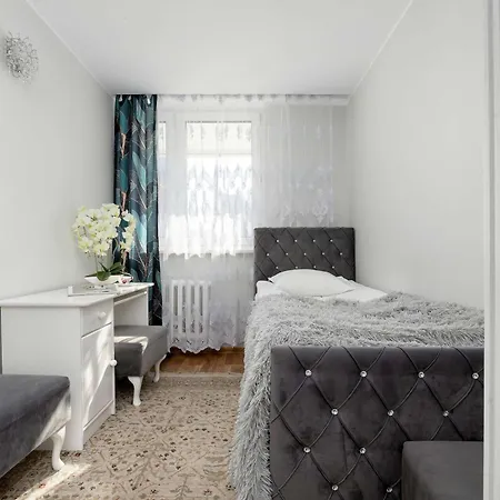 Spacious In Center With Air Conditioning And Desks By Renters * Varsóvia