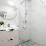 Spacious In Center With Air Conditioning And Desks By Renters * Varsovie