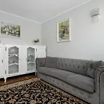 Appartement Spacious In Center With Air Conditioning And Desks By Renters Varsovie