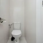 Appartement Spacious In Center With Air Conditioning And Desks By Renters *