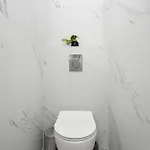 Spacious In Center With Air Conditioning And Desks By Renters Appartement *