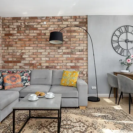 Spacious In Center With Air Conditioning And Desks By Renters وارسو